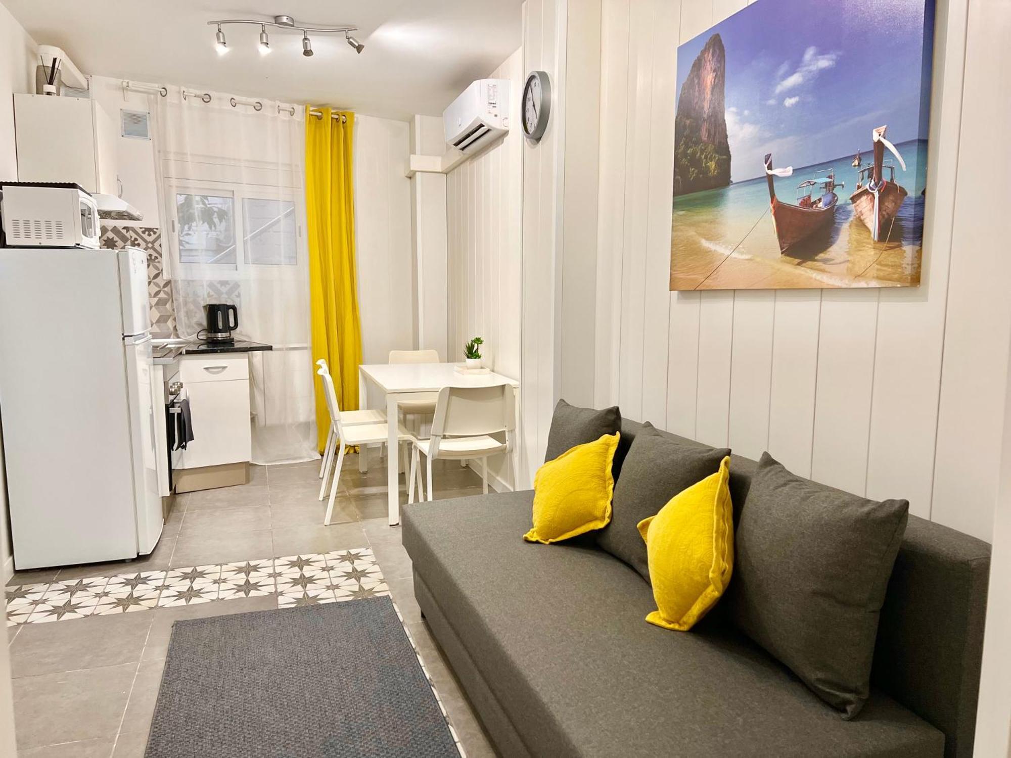 Cozy Suite Apartment, Wifi! Santa Coloma de Gramanet Eksteriør bilde