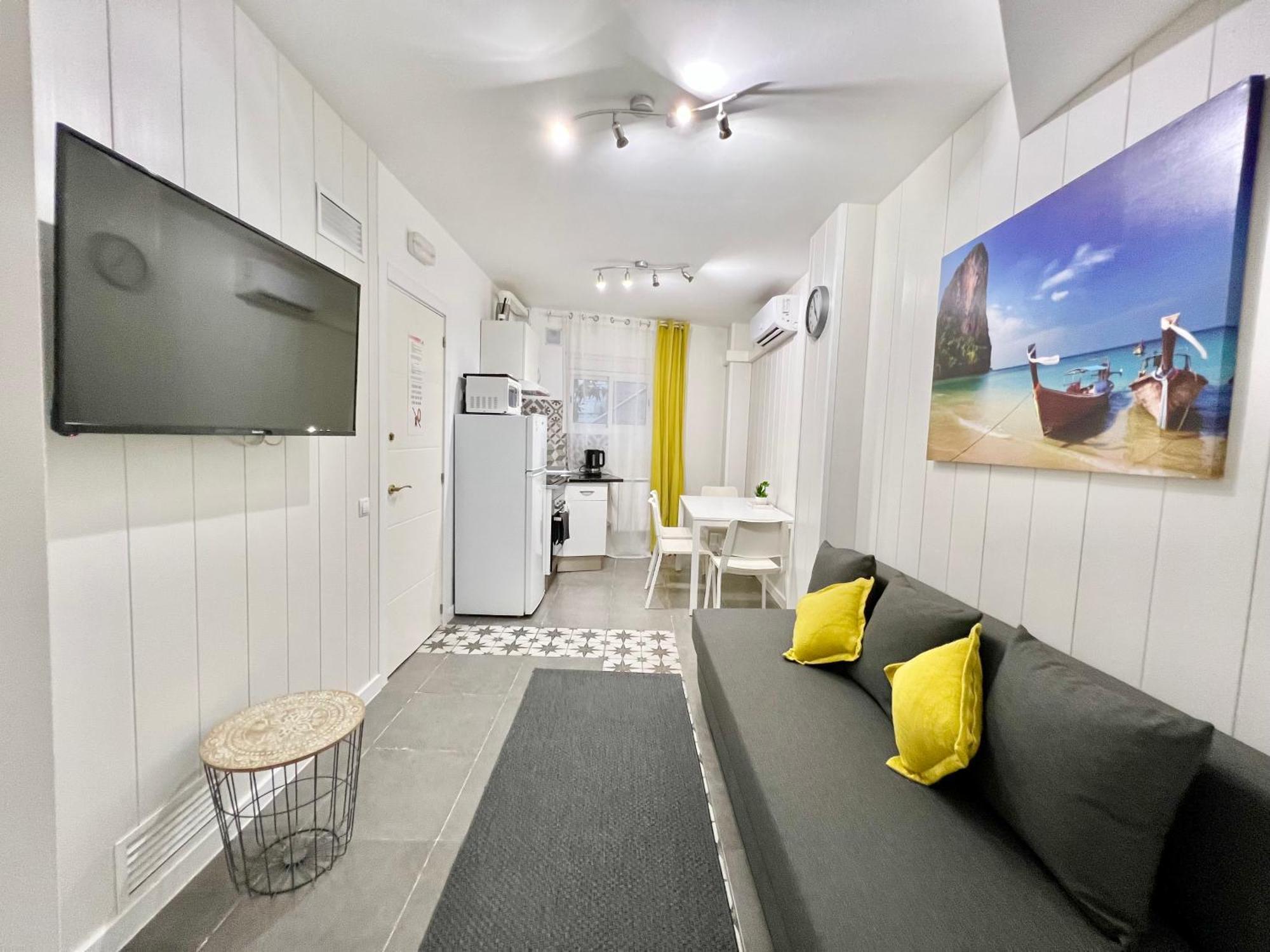 Cozy Suite Apartment, Wifi! Santa Coloma de Gramanet Eksteriør bilde
