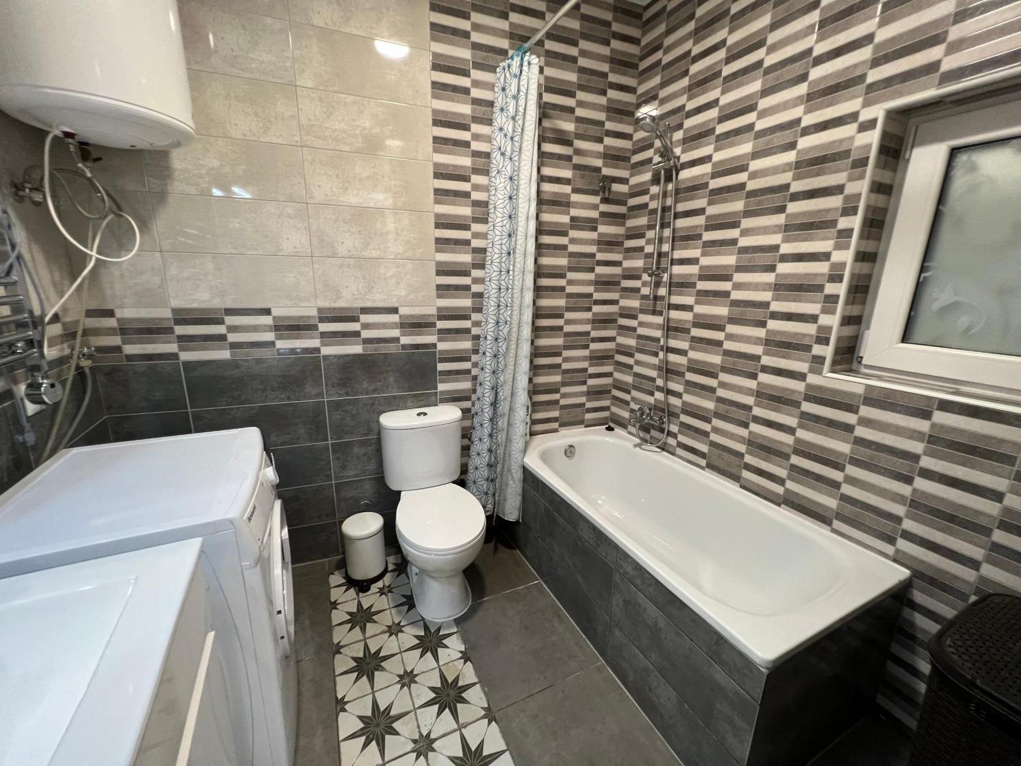 Cozy Suite Apartment, Wifi! Santa Coloma de Gramanet Eksteriør bilde