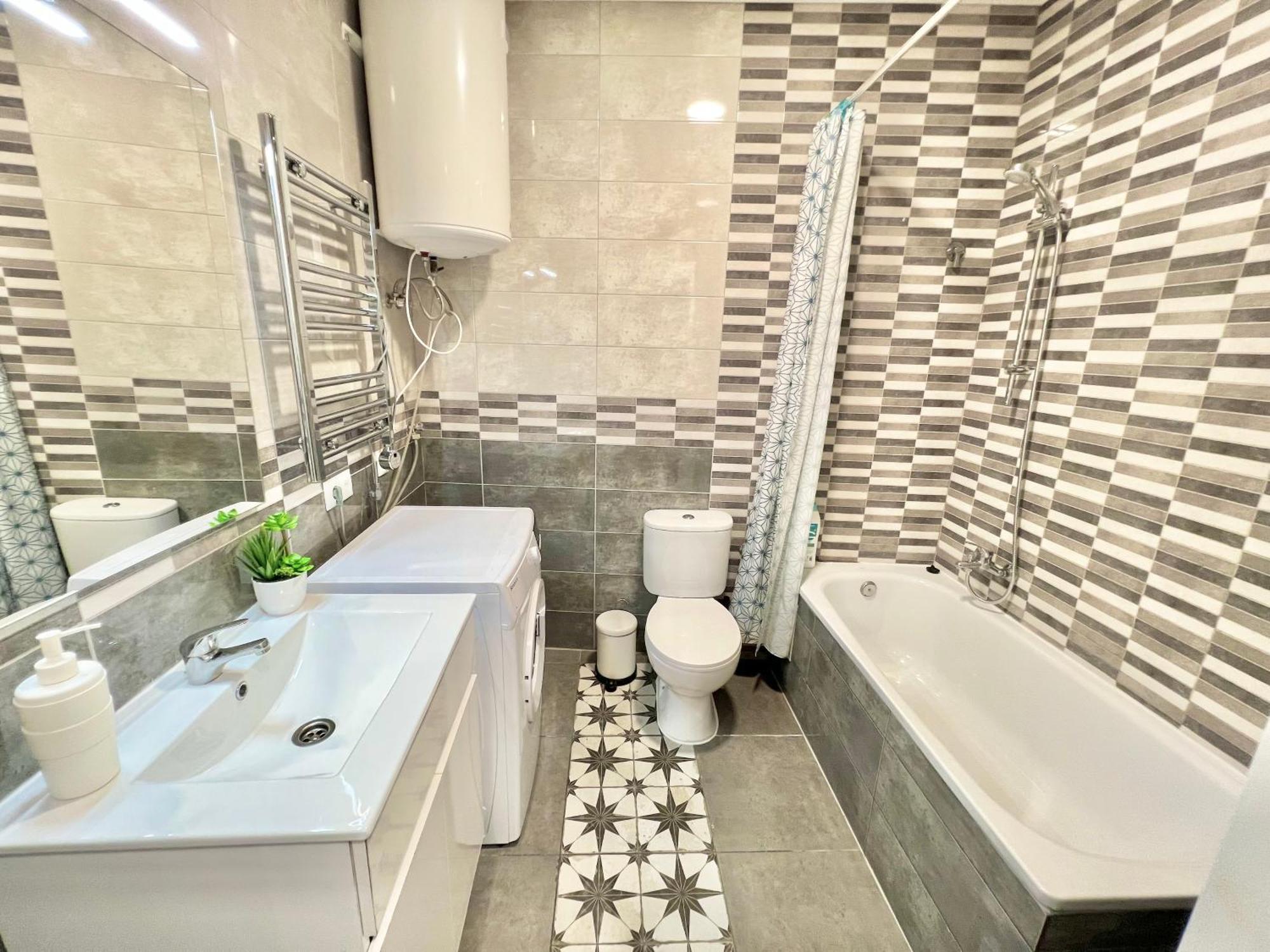 Cozy Suite Apartment, Wifi! Santa Coloma de Gramanet Eksteriør bilde