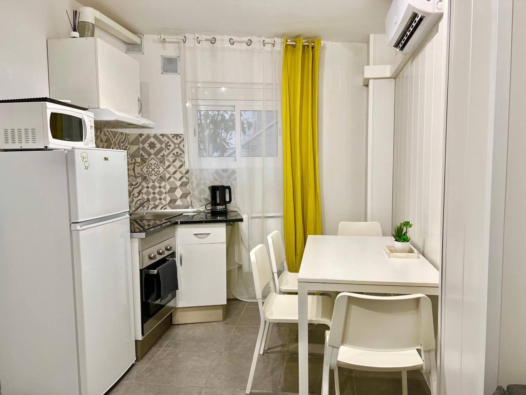 Cozy Suite Apartment, Wifi! Santa Coloma de Gramanet Eksteriør bilde