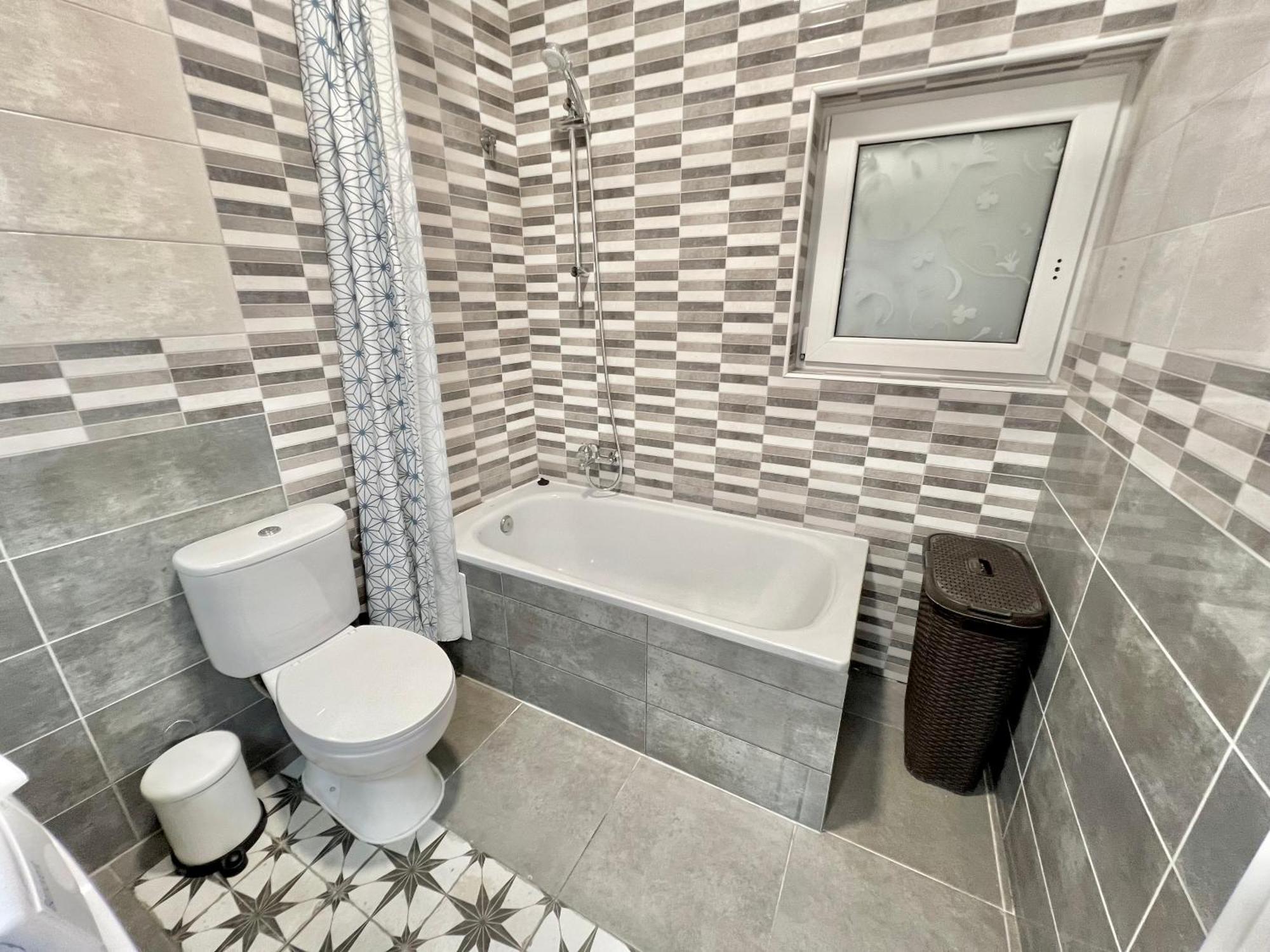 Cozy Suite Apartment, Wifi! Santa Coloma de Gramanet Eksteriør bilde