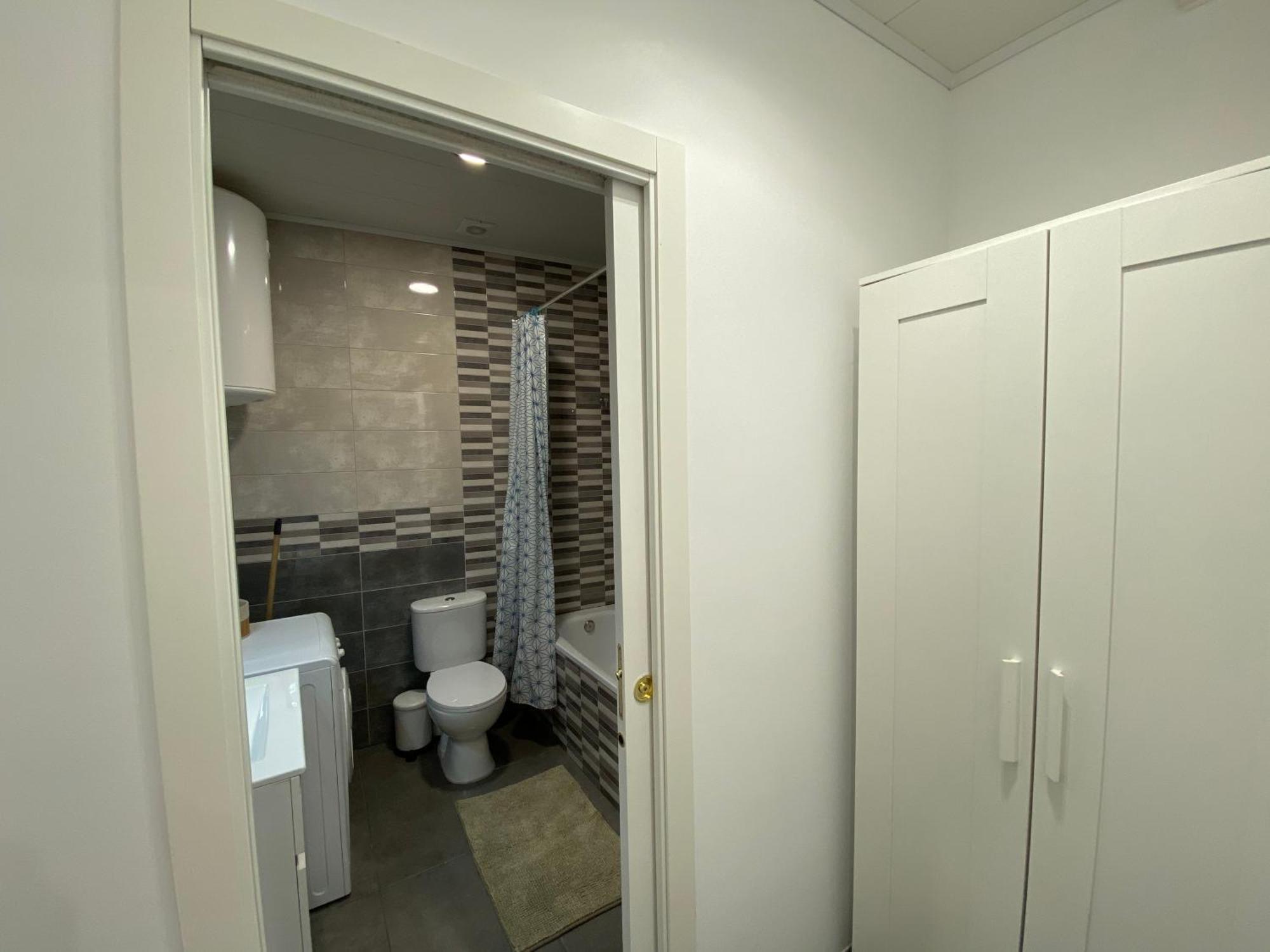 Cozy Suite Apartment, Wifi! Santa Coloma de Gramanet Eksteriør bilde